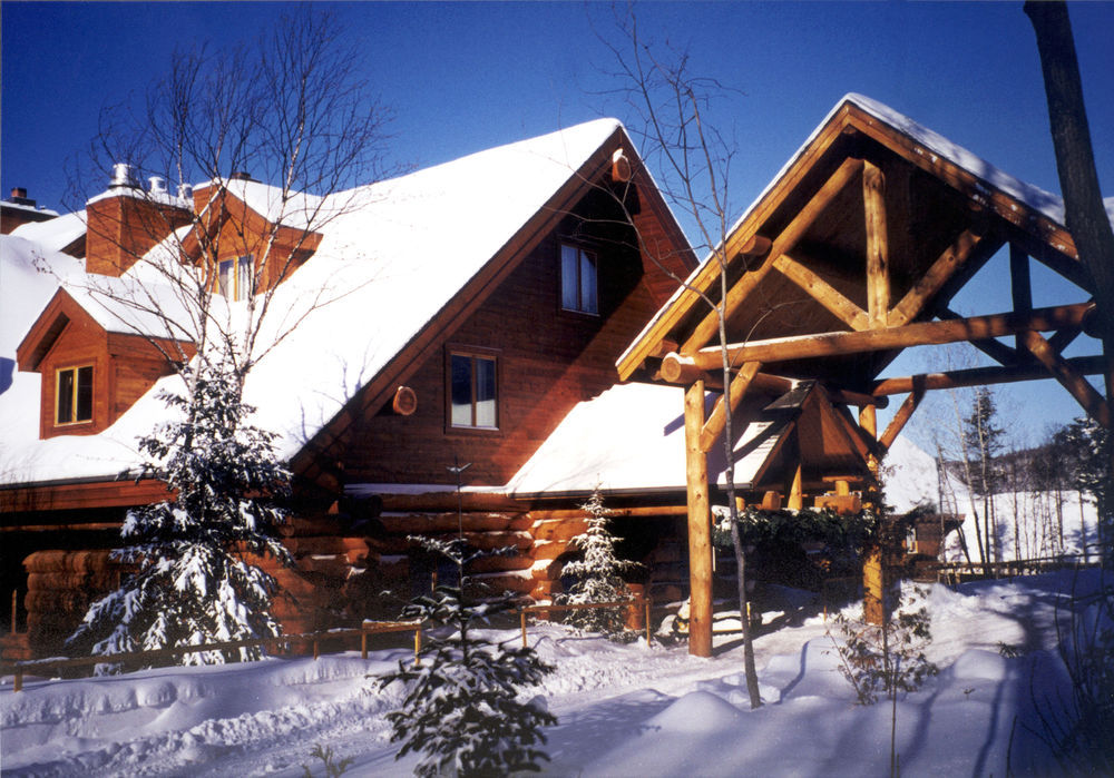 Sacacomie Hôtel et Spa Saint-Alexis-des-Monts Exterior foto